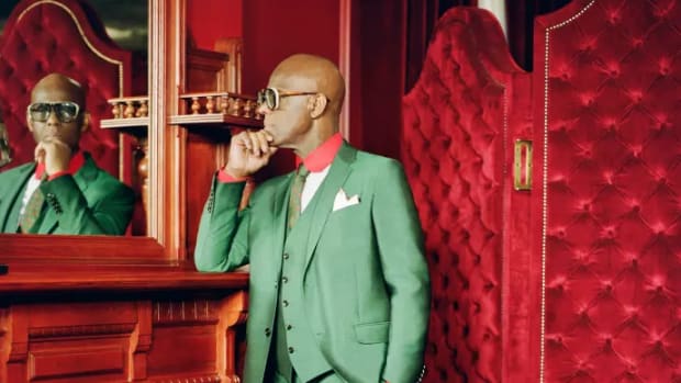 Gucci turtleneck top controversy