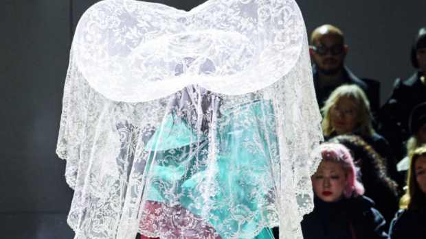 Comme des Garçons's Fall 2018 Was a Moving, Frilly and Campy