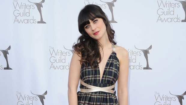 The Cult of Zooey Deschanel s Pajamas on New Girl Fashionista