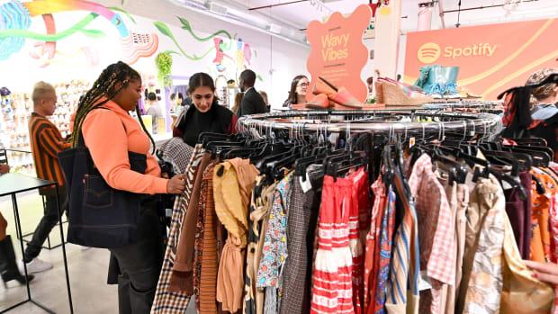 Chanel clothes deals outlet
