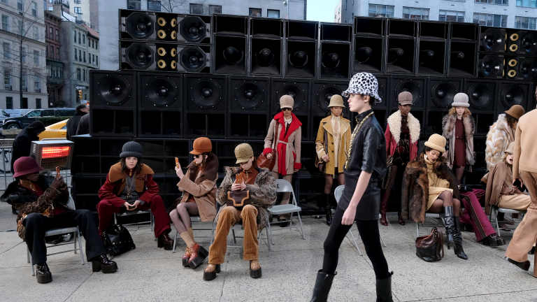 Marc Jacobs's Spare, Silent Runway Show Made the Loudest Impact of