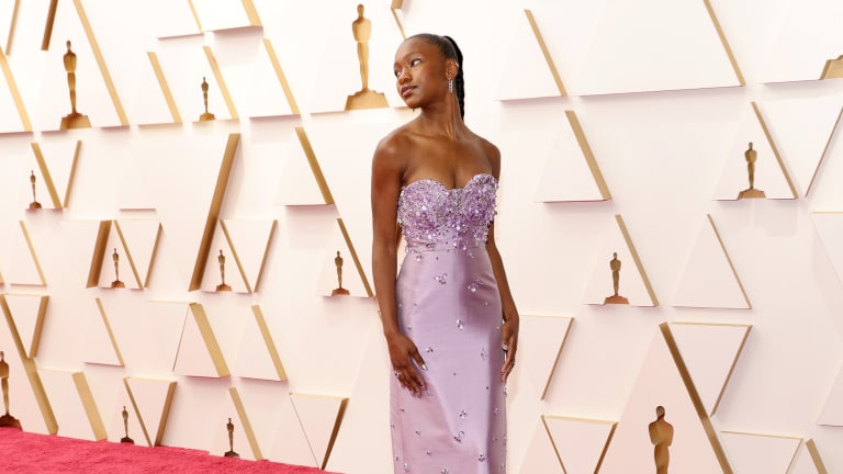 Oscar red hot sale carpet gowns