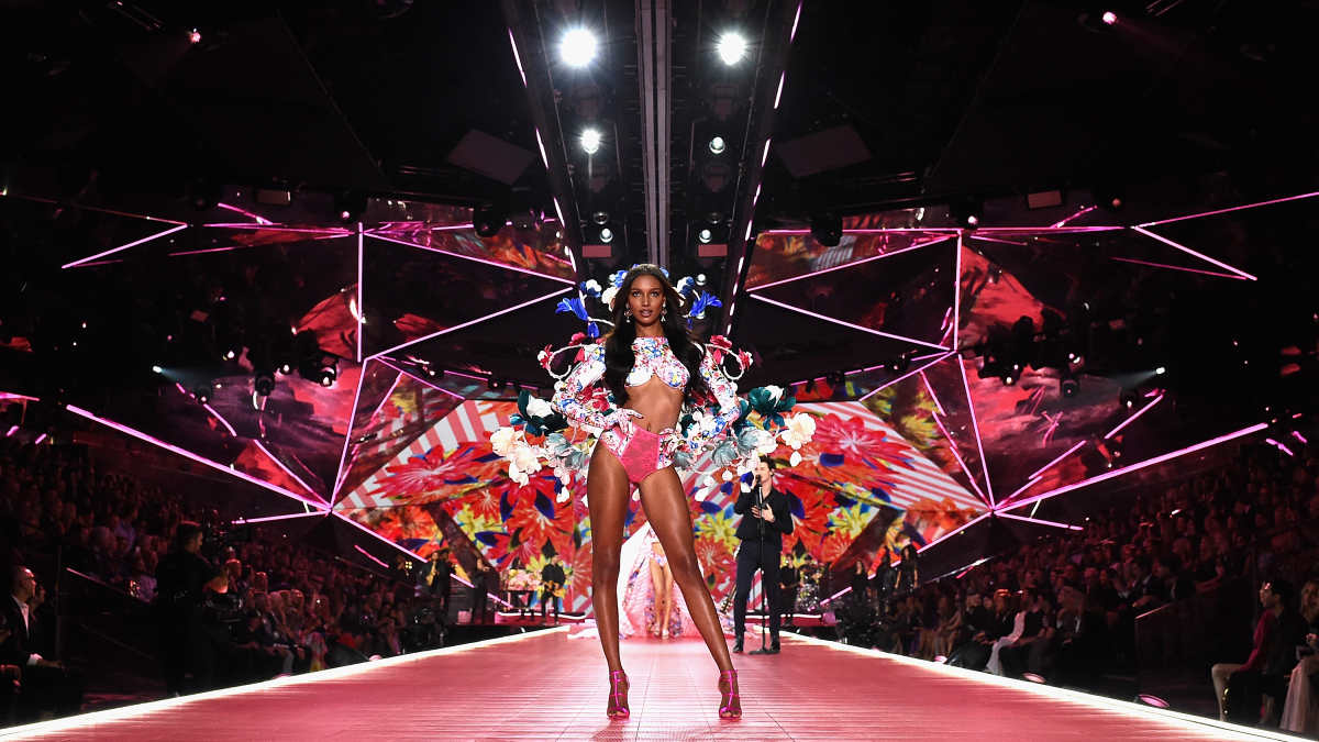 We Asked 8 Victoria's Secret Models What They Eat to Get Clear