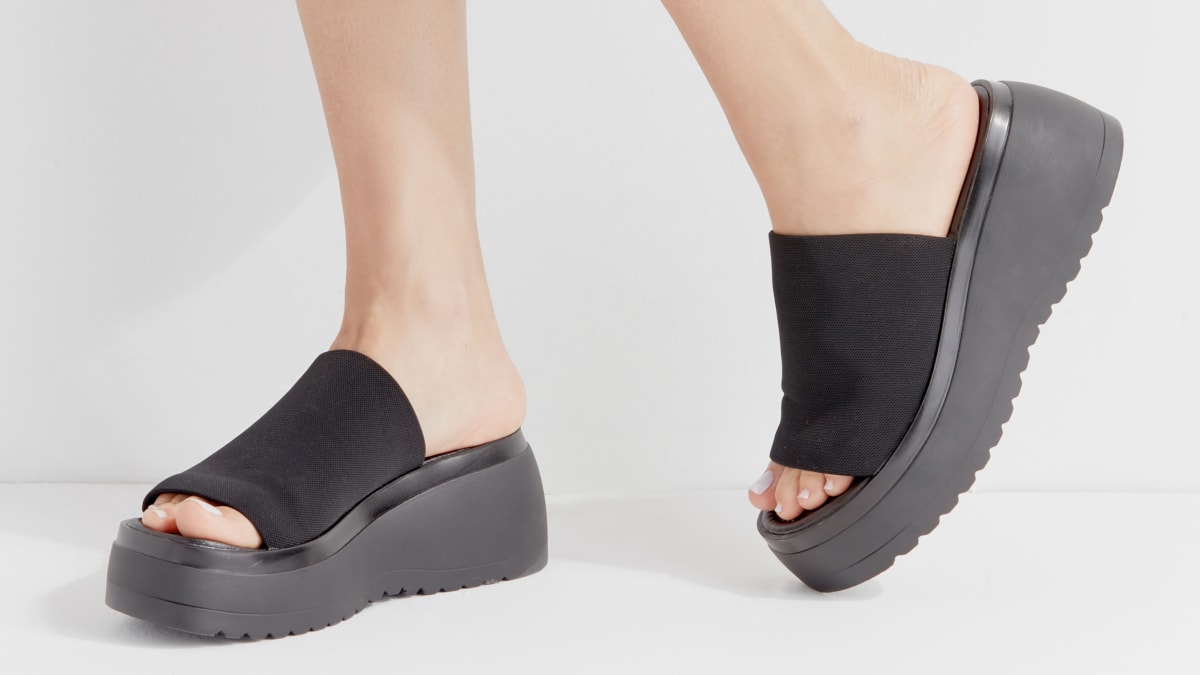 Steve madden stretchy slides on sale