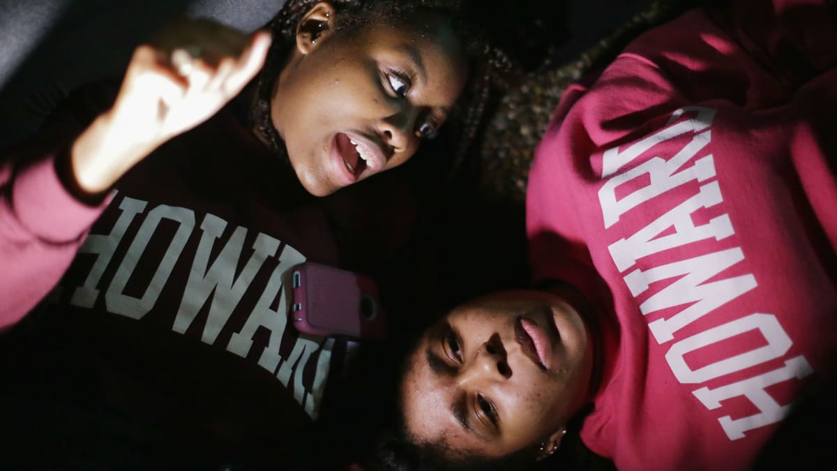 Howard university alumni sweatshirt hot sale