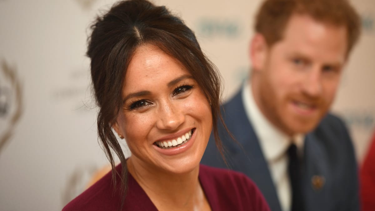 Meghan markle black turtleneck clearance