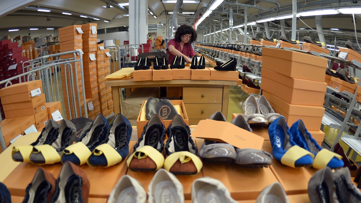 Factory shoe sales