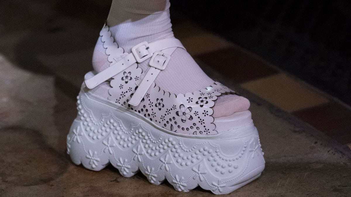 Fashionista s Favorite Shoes From the London Spring 2022 Runways