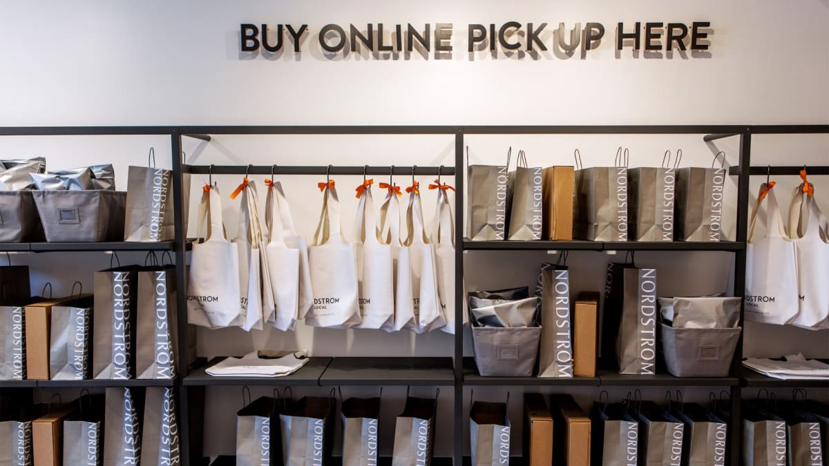 This Is Going to Be a Very Different Very Online Holiday Shopping
