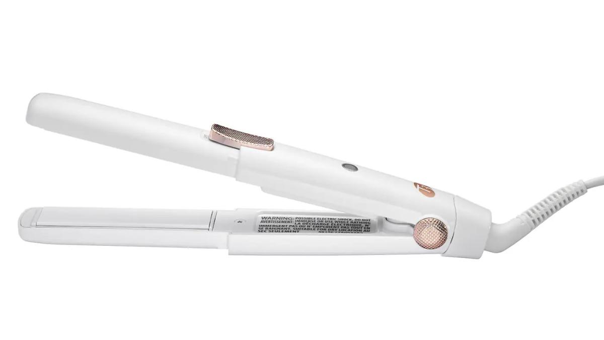 The Under 100 Flat Iron I ve Been Traveling Abroad With for 8 Years Fashionista
