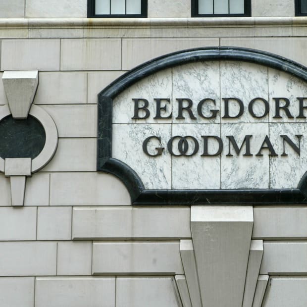 Unique Store Fixtures Takes the Gold — for Brilliant Bergdorf