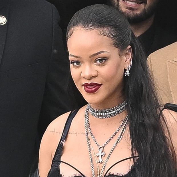 Rihanna shines bright like a diamond for Fenty Beauty at Ulta Beauty launch  — 'best pregnancy style ever - ABC News