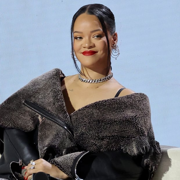 Styling On Them Hoes: Rihanna Wearing $895 Christian Louboutin