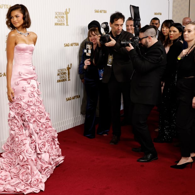 HoYeon Jung in Crystal Gown at SAG Awards 2022 Red Carpet Style – Rvce News
