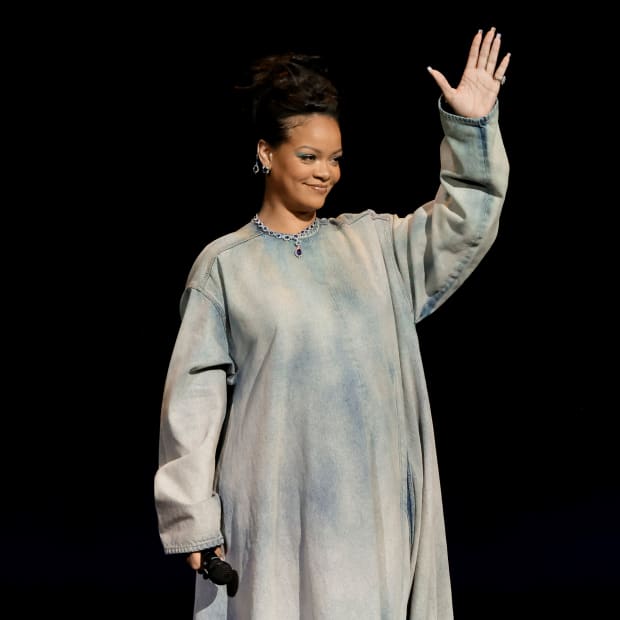 Rihanna Pre-Games Super Bowl Halftime Show in Alaïa - Fashionista