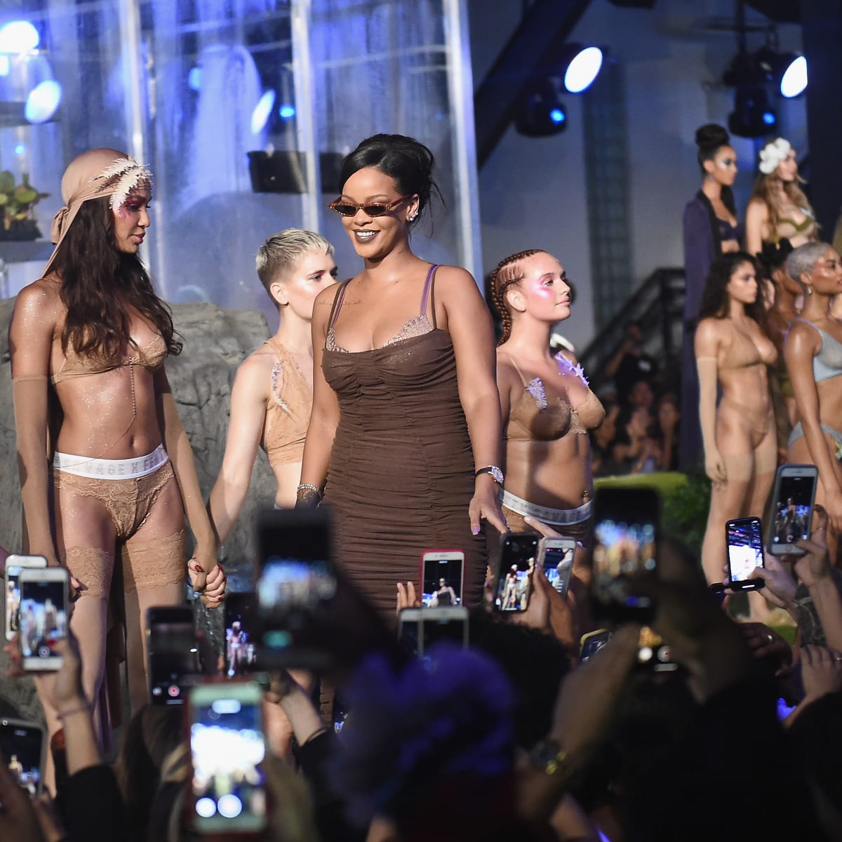 Rihanna S Savage X Fenty Line Just Raised A Cool 50 Million Fashionista