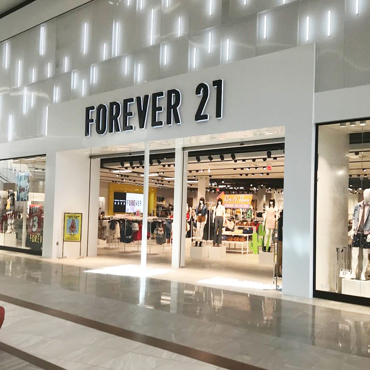 I was thrilled to attend Forever 21 opening event at @citystars