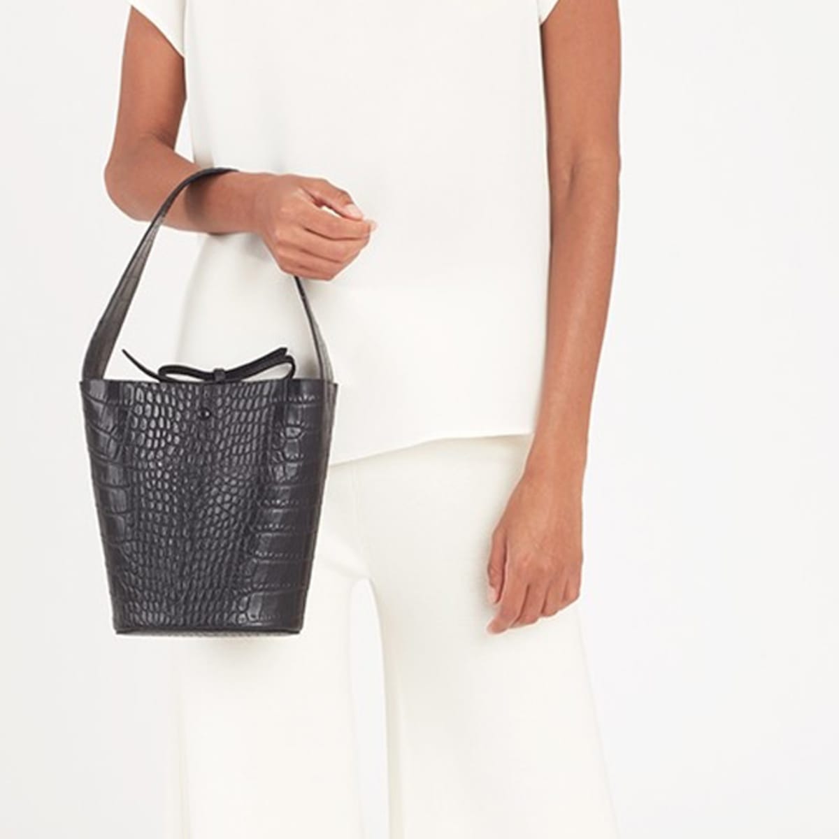 LX Handbag For Women Mini Crossbody FIt Size Stylish Ladies Purse (V Shape  – SaumyasStore