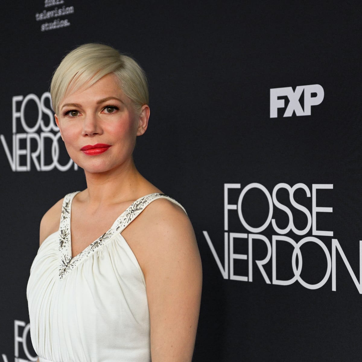 Michelle Williams Gives Old Hollywood Glamour a Modern Update in Louis  Vuitton - Fashionista