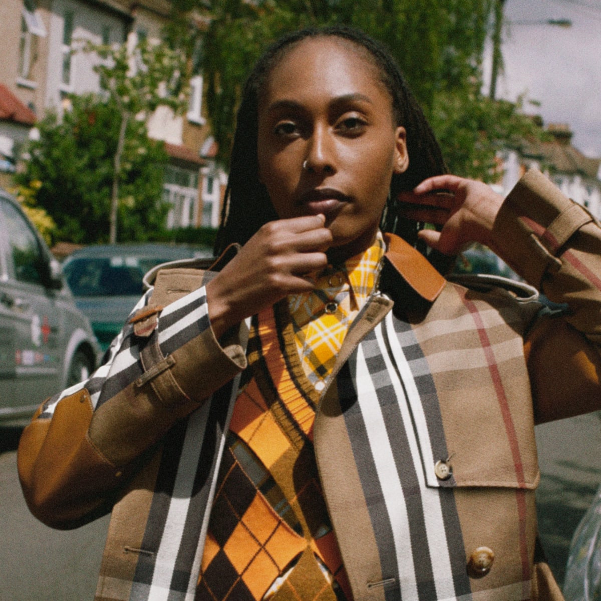 Gendanne Glow komme til syne Burberry's Pre-Spring 2021 Lookbook Is Modeled By Its Employees -  Fashionista