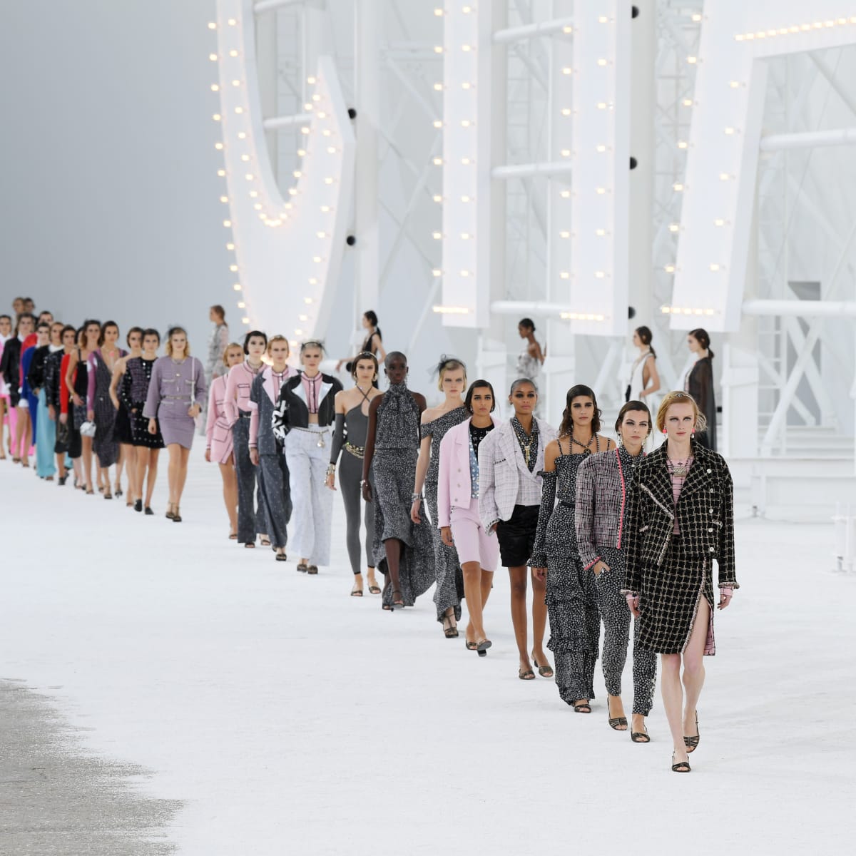 Chanel's Vision of Hollywood for Spring 2021 Is Devoid of Any