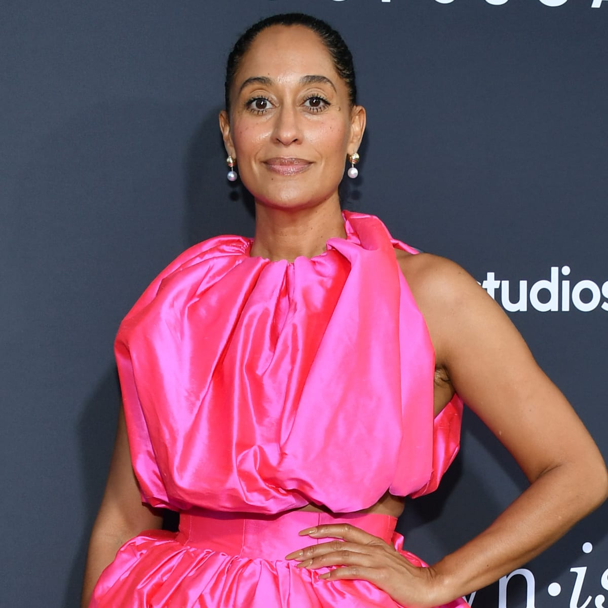 Great Outfits in Fashion History: Tracee Ellis Ross in Hot-Pink Christopher  John Rogers - Fashionista