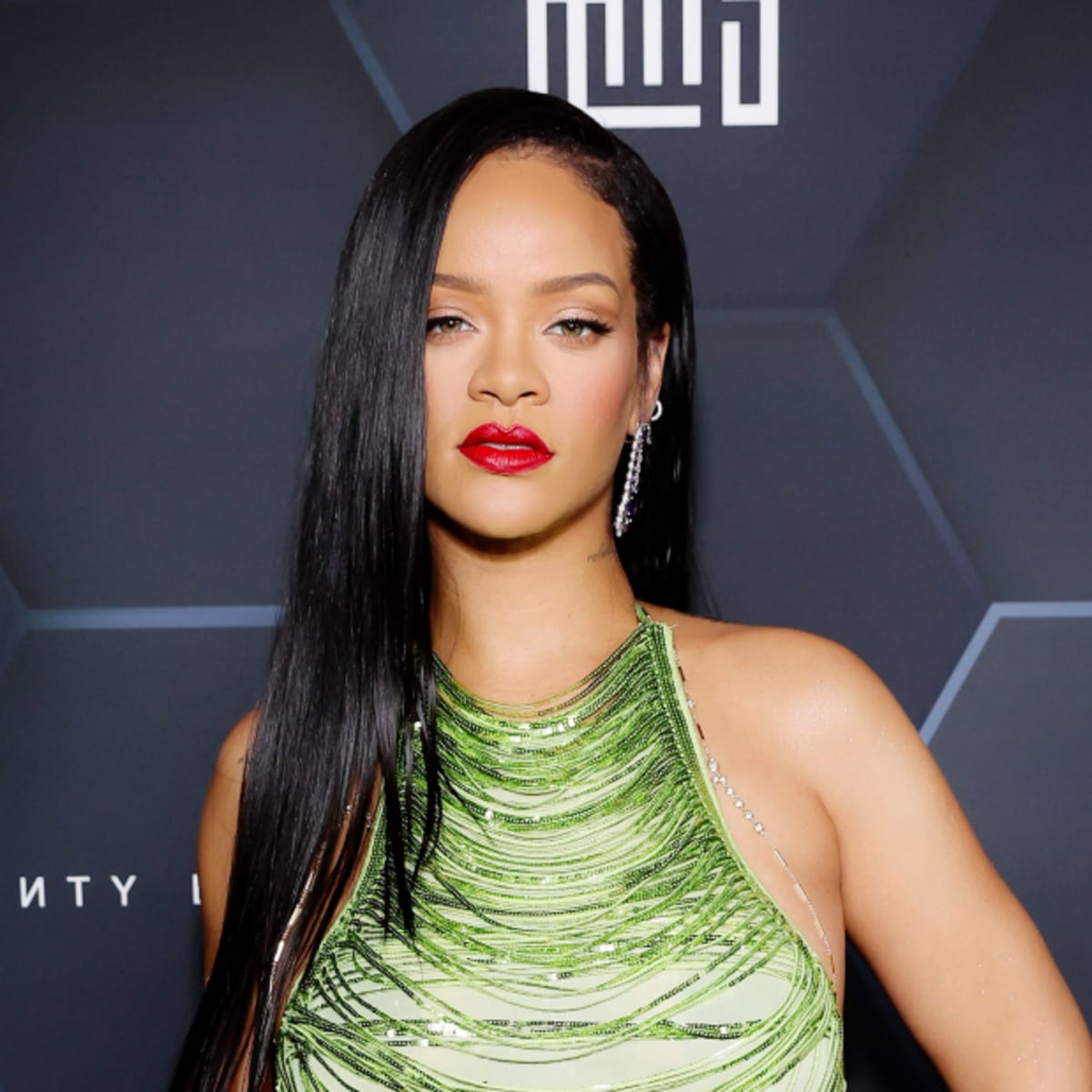 Rihanna Talks Growing Boobs, Dressing Up for Valentine's Day and Dominating Lingerie  Retail - Fashionista