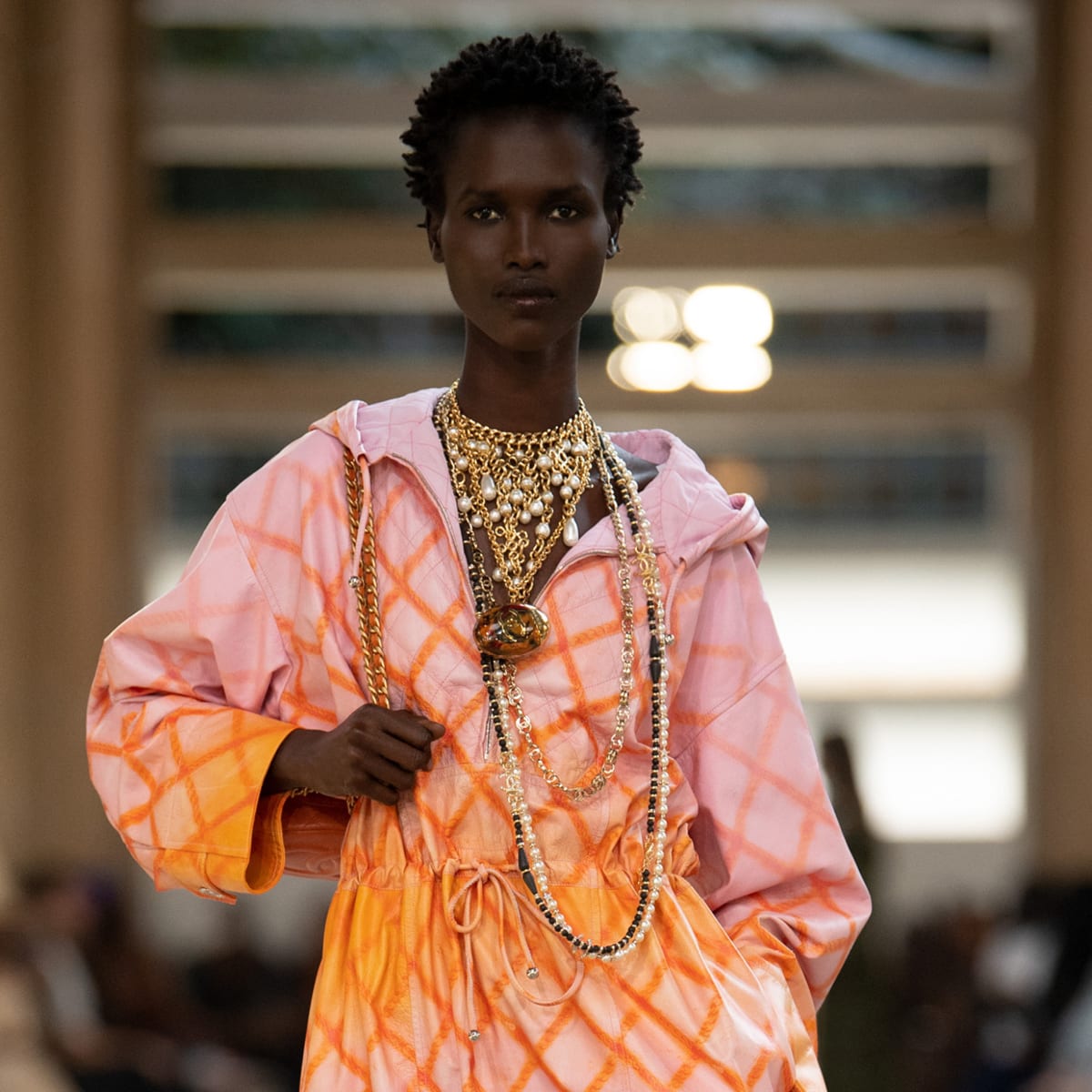 Virginie Viard Brings the '70s Back for Chanel Métiers d'Art 2023 in Dakar  - Fashionista