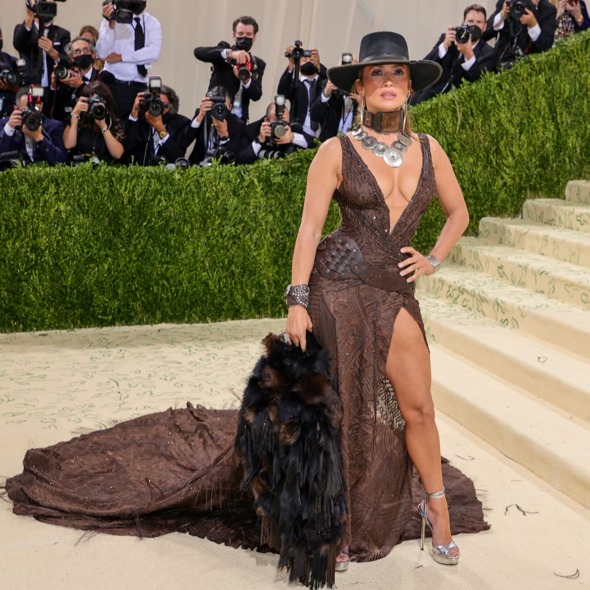 Ralph Lauren Designed Three Custom Wedding Dresses for Jennifer Lopez - Fashionista