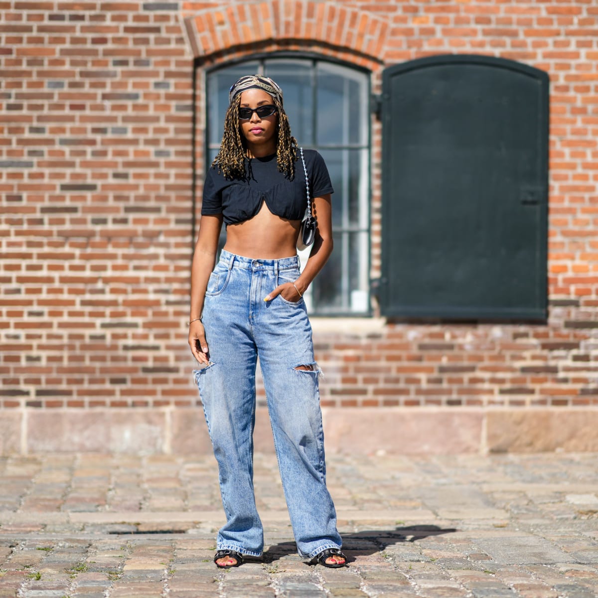 2024 Jeans Trends: New Denim and How to Wear It  Cropped jeans outfit,  Pullovers outfit, Flare jeans outfit