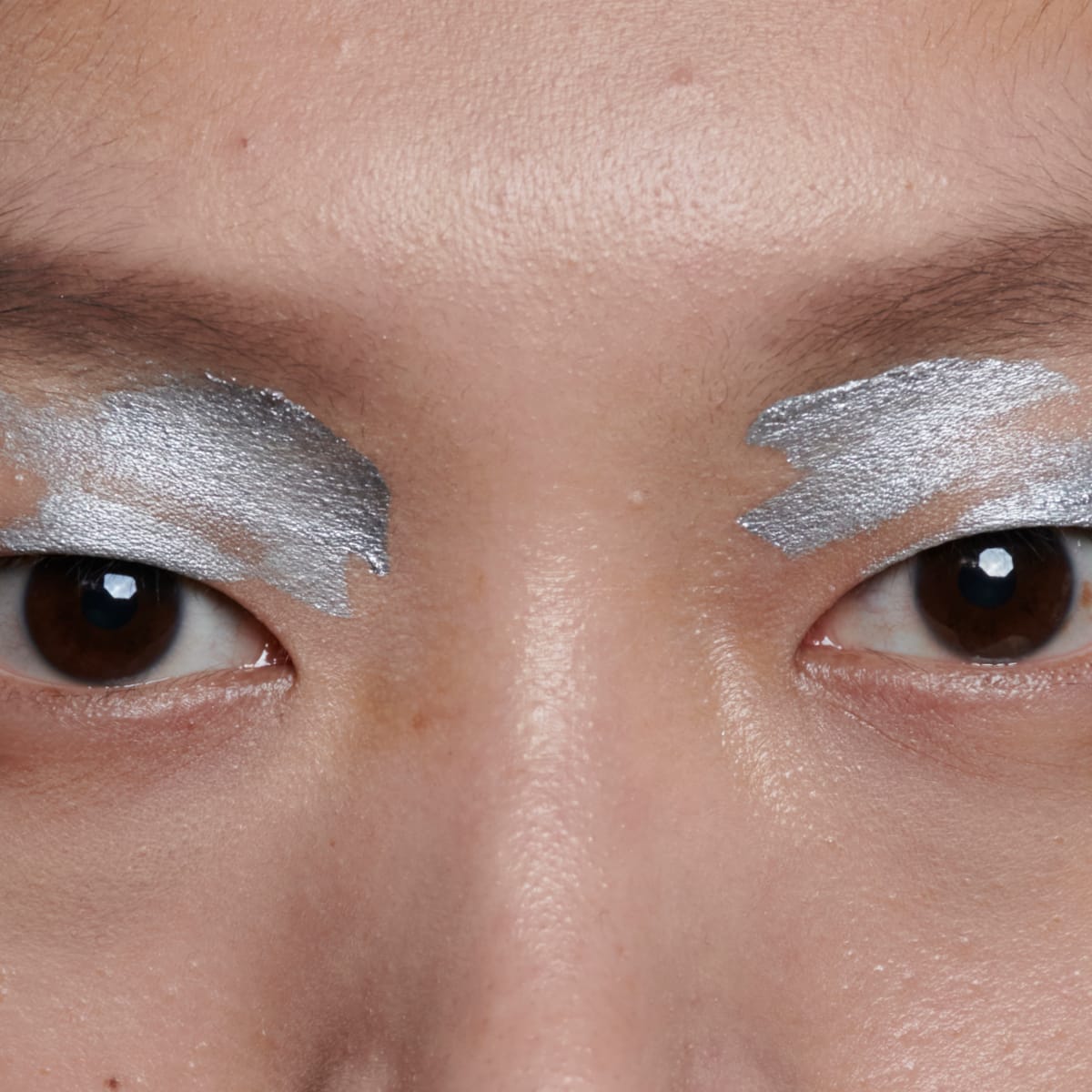 Emo Eye Makeup Looks Are Seeing a Revival on the Spring 2023 Runways -  Fashionista