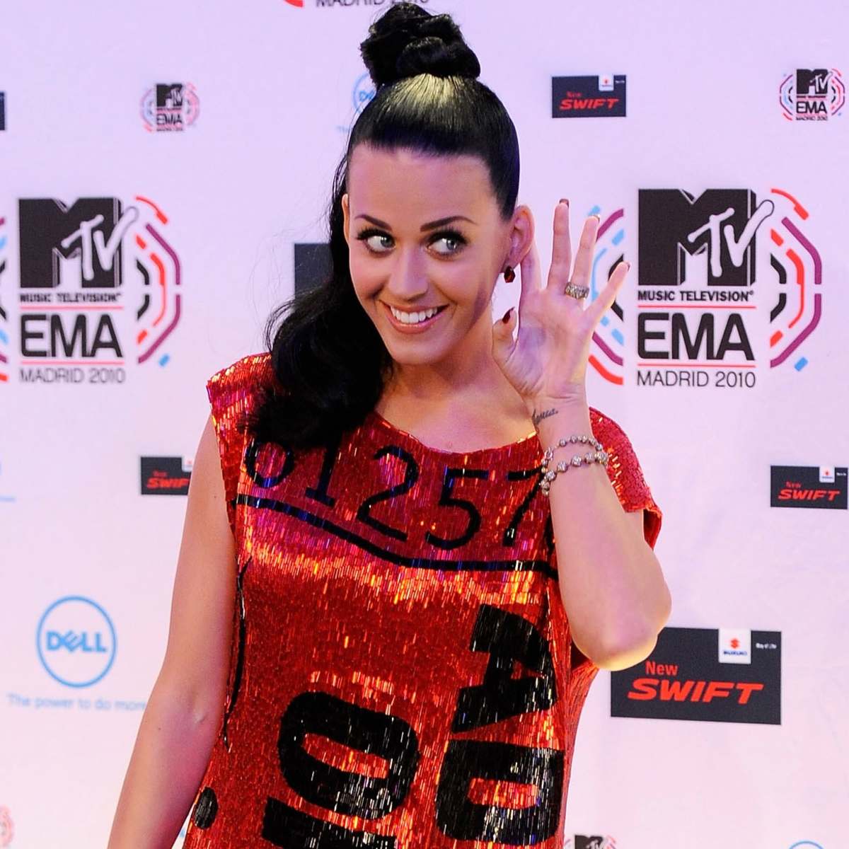 Great Outfits in Fashion History: Katy Perry's Sequined Ticket-Stub Dress -  Fashionista, image size:1200x1200