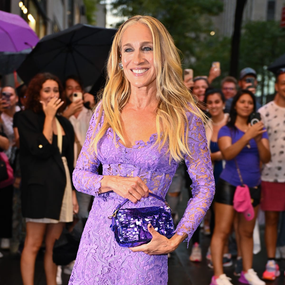Must Read: Sarah Jessica Parker to Host 2023 CFDA Fashion Awards