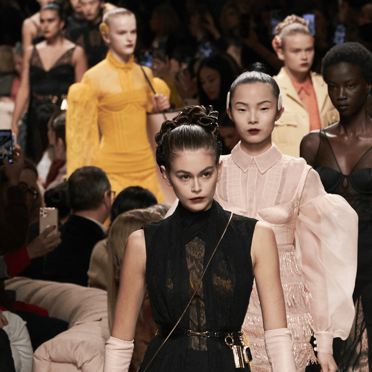 Fendi Puts a Futuristic Spin on the '40s Femme Fatale for Fall 2020 -  Fashionista