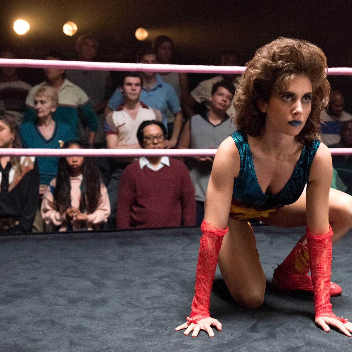 The Mom Jeans and Leotards in GLOW Help to Convey a Realistic