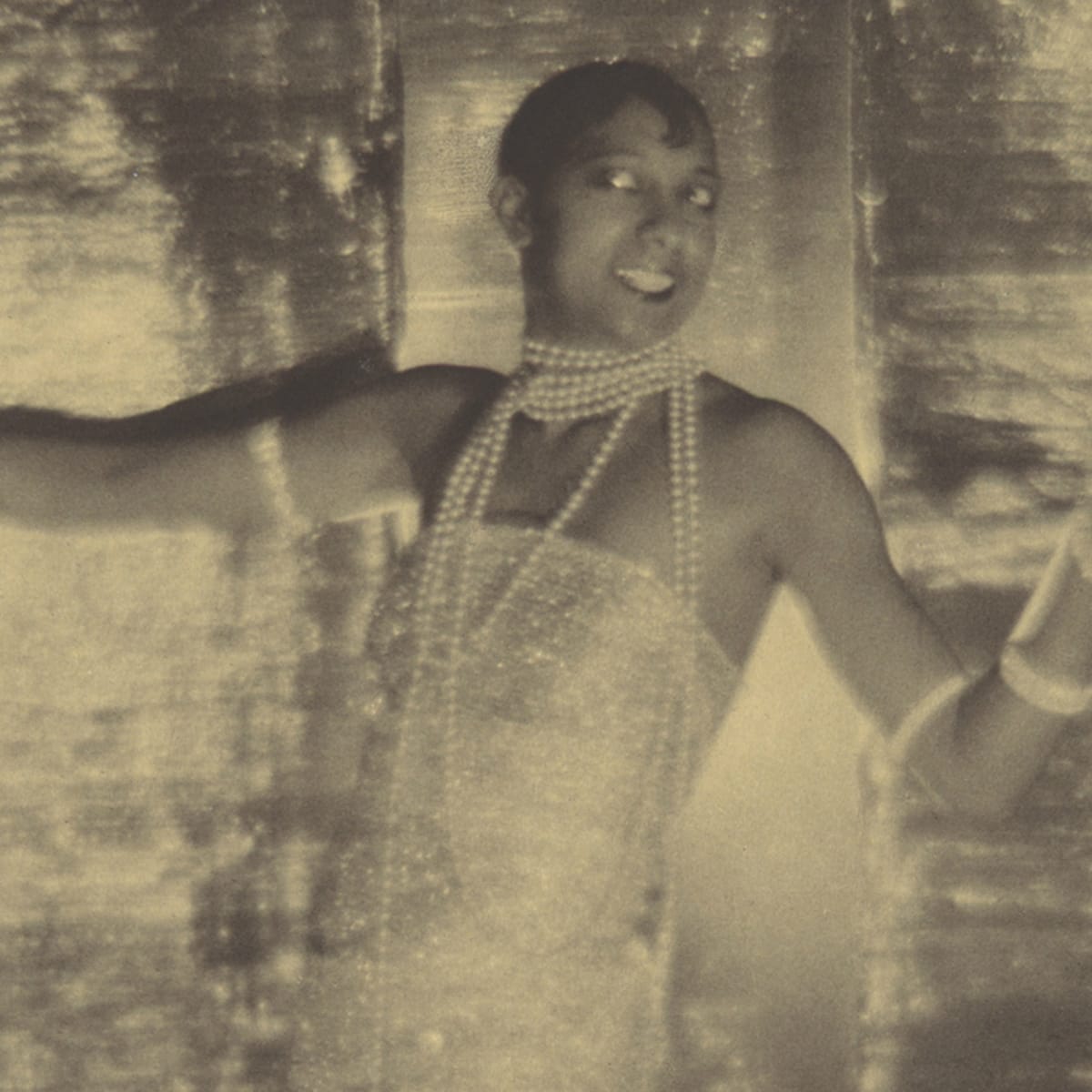 The Met s Latest Exhibit Jewelry The Body Transformed