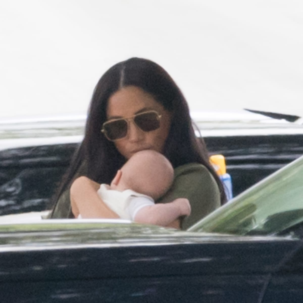 Meghan markle 2025 givenchy sunglasses