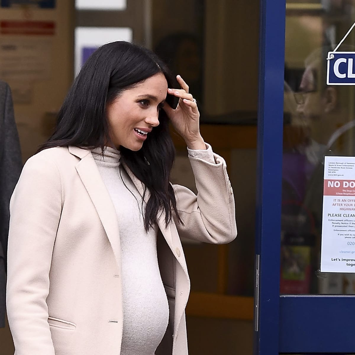 Meghan Markle Wore a Thing 35 H M Maternity Dress Edition
