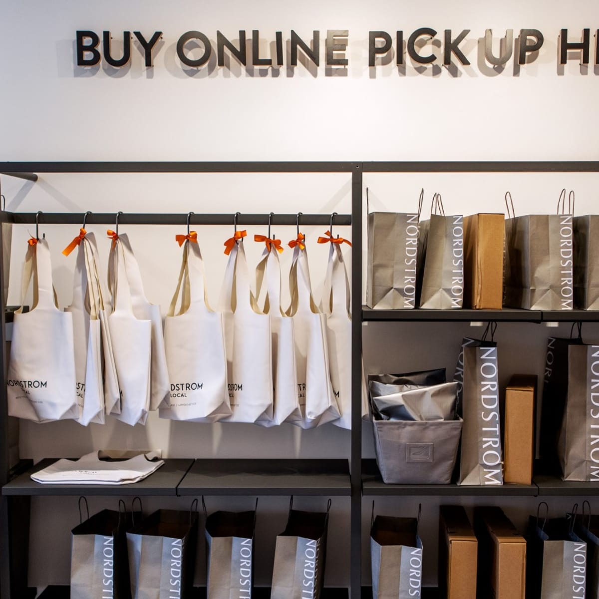 This Is Going to Be a Very Different Very Online Holiday Shopping