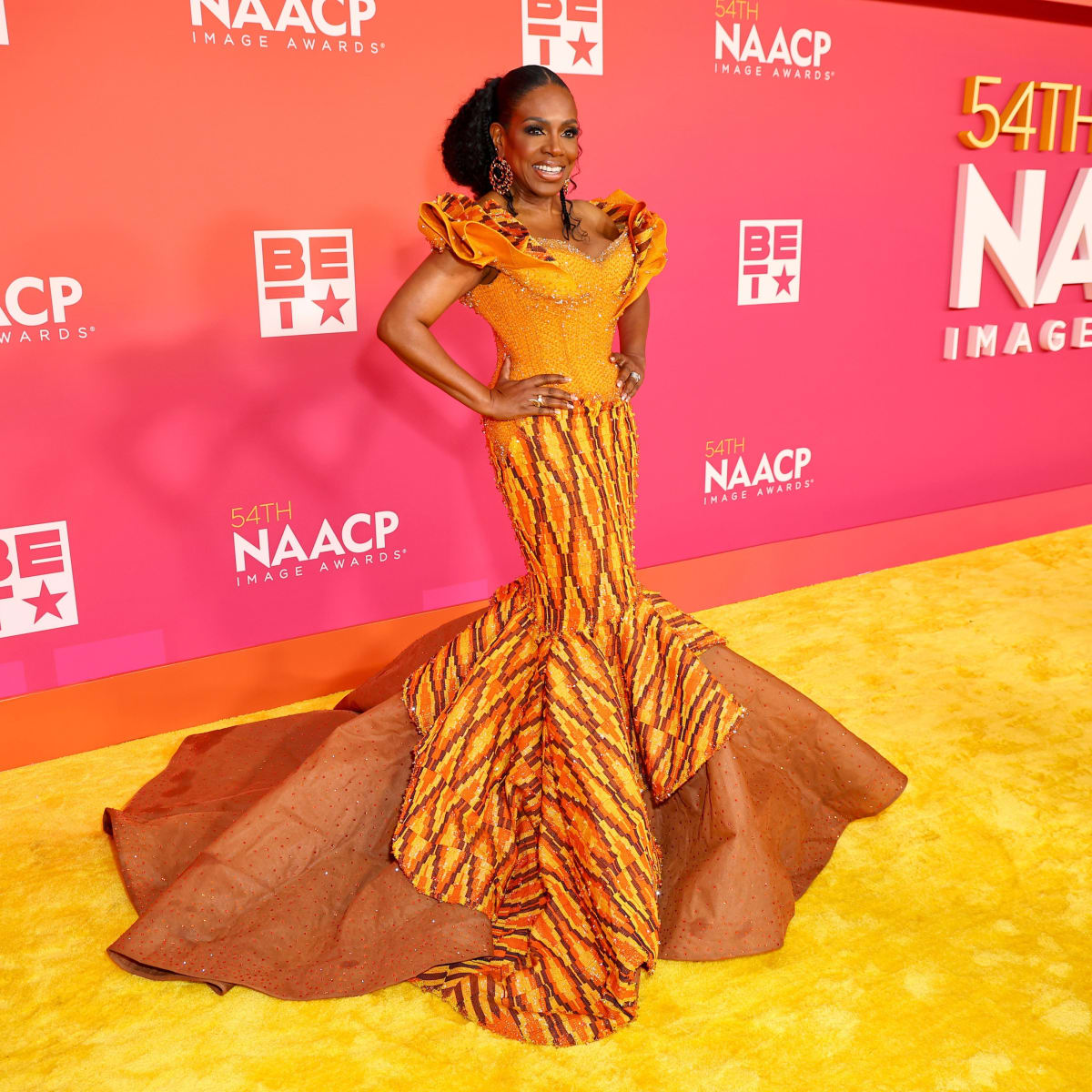 Naacp image hotsell awards red carpet