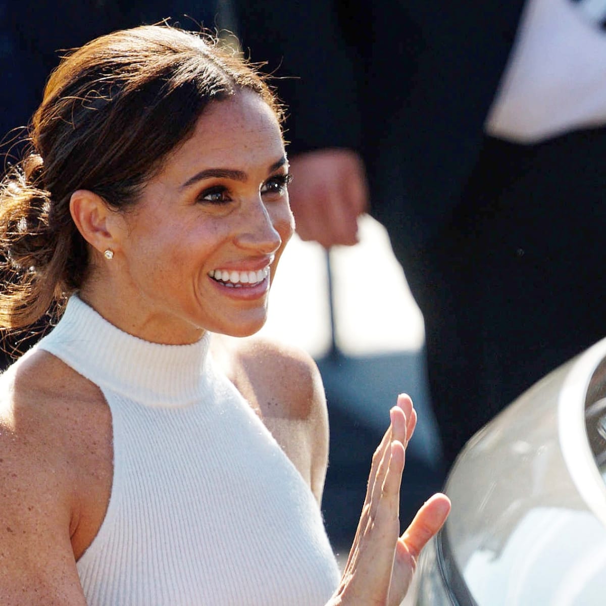 Meghan markle sale affordable cashmere sweater