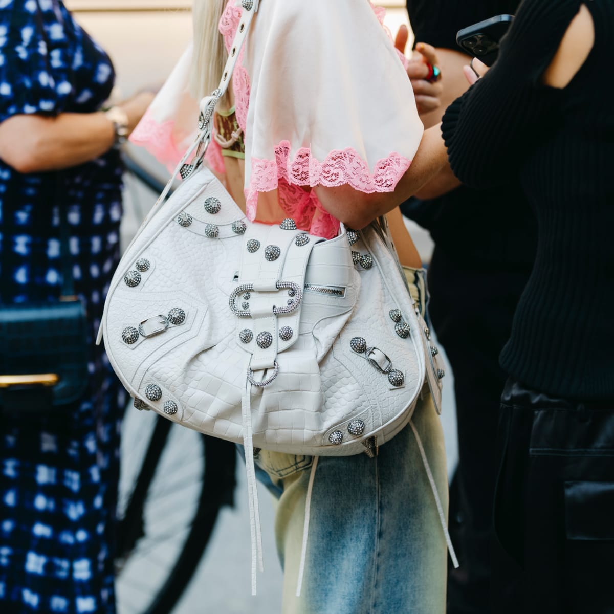 Serial Overpackers Rejoice Big Bags Are Back Fashionista