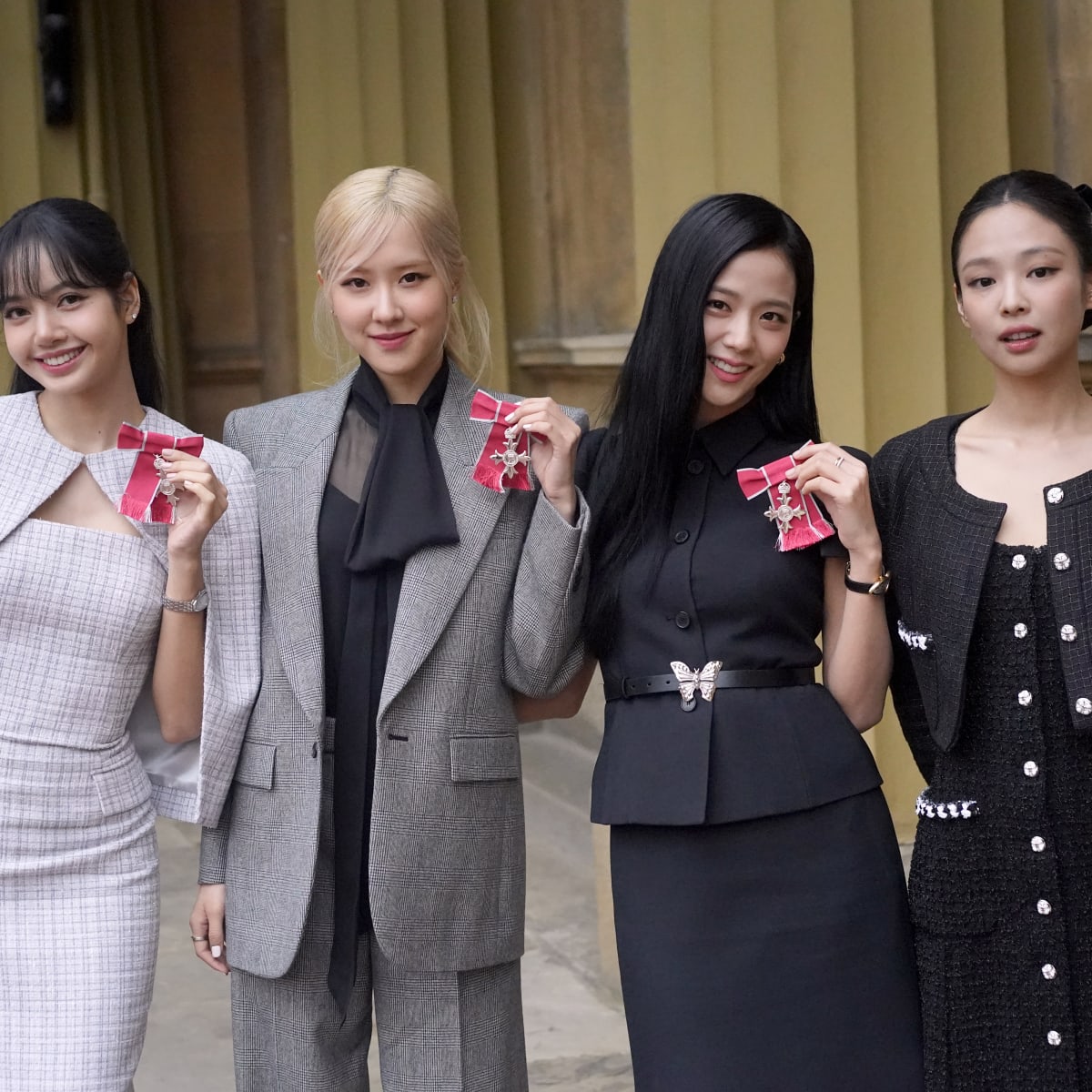 Blackpink sales black outfits