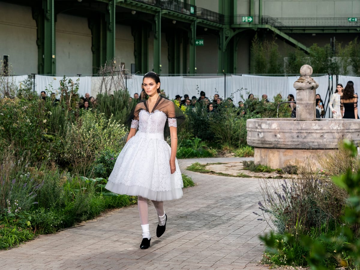 Bridal Looks on the Chanel Couture Spring 2020 Runway