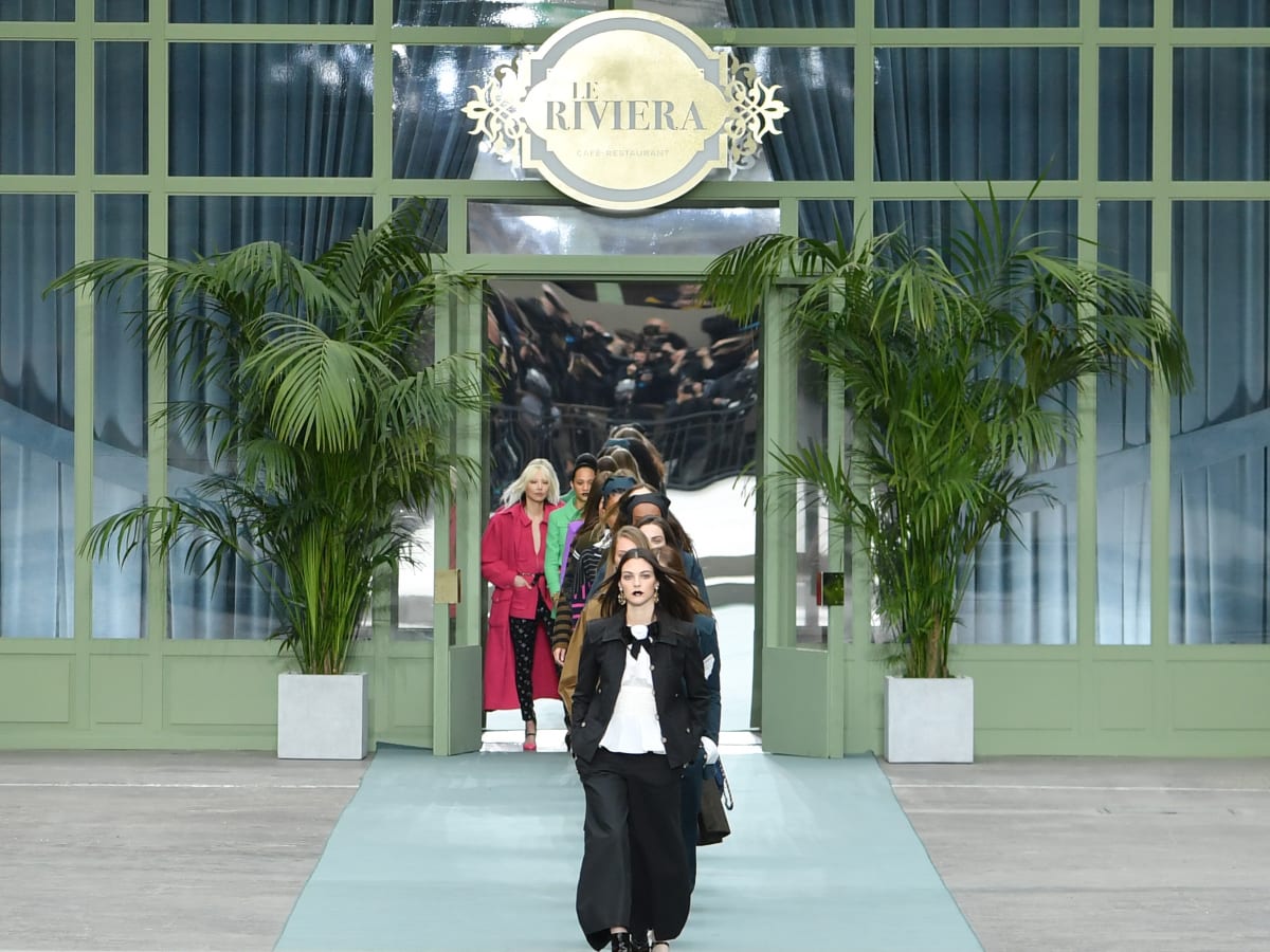 Virginie Viard Presents a Pared-Back Vision of Chanel for Her Debut Runway  Show - Fashionista