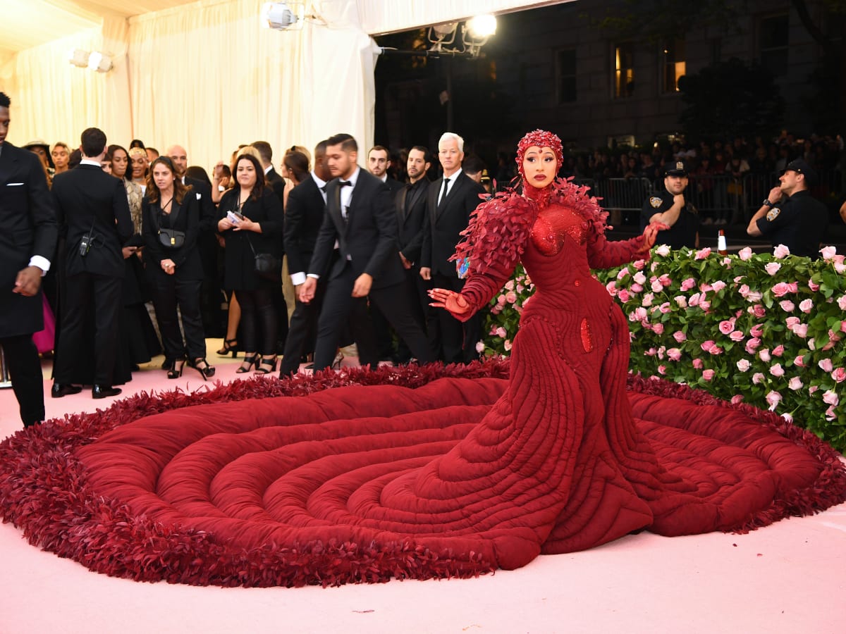 Met Gala 2022 Photos: Best-Dressed Celebrities, Red Carpet Looks, Pics