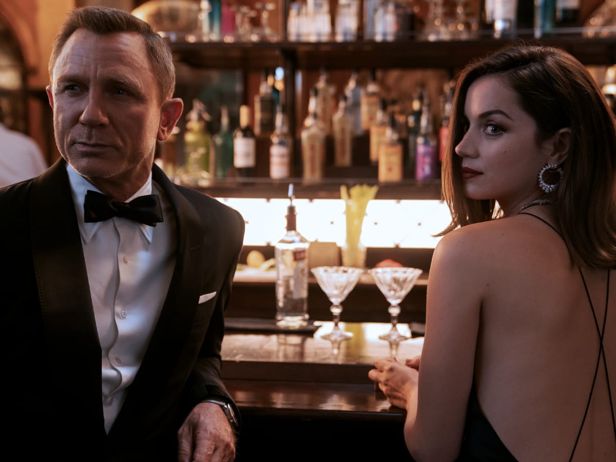 The 'No Time to Die' Costumes Give Daniel Craig a Proper Send-Off — and  Help Introduce the New Agents - Fashionista