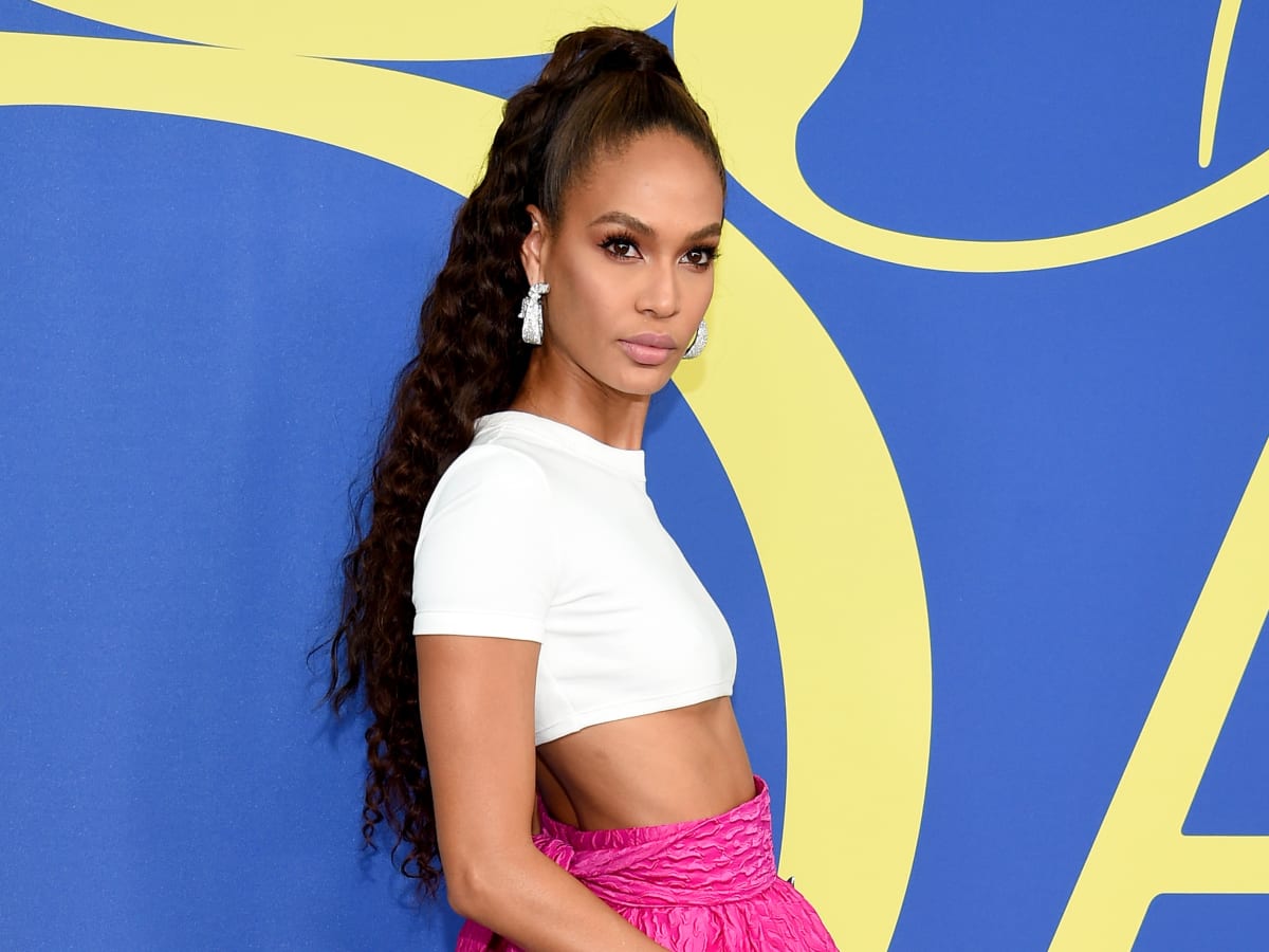 Great Outfits in Fashion History: Joan Smalls in a Tee and a Ballgown Skirt  - Fashionista