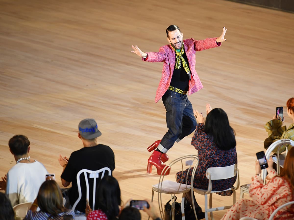 Marc Jacobs Brings Emotion and Self-Reflection to Surprise Runway -  Fashionista