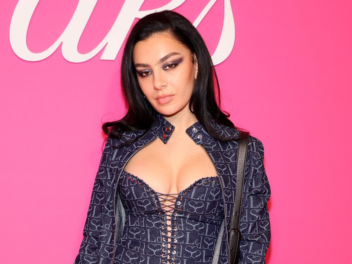 Charli XCX Kicks Off New York Fashion Week in Ludovic de Saint Sernin -  Fashionista